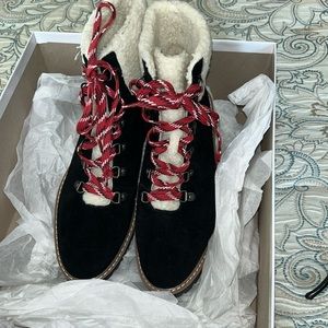 Villa rouge Miloh hiking boots new inbox, size 7.5